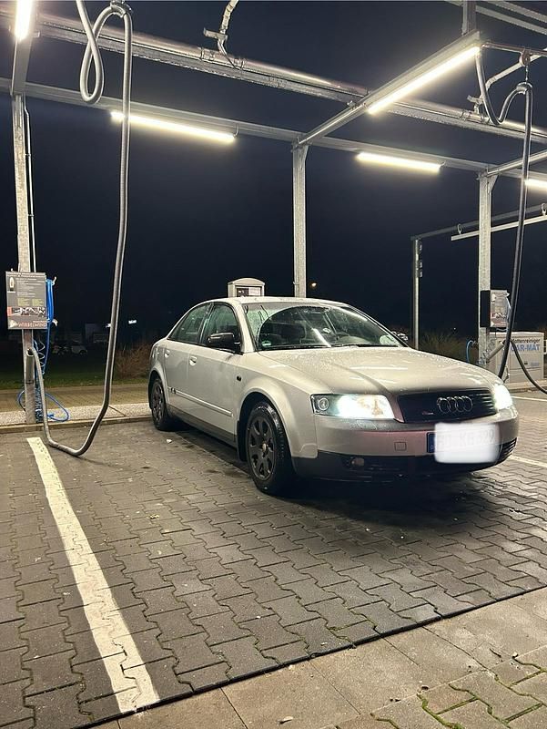Silber Gebraucht 2001 Audi A4 Limousine | 3.800 € - Bild 1/4