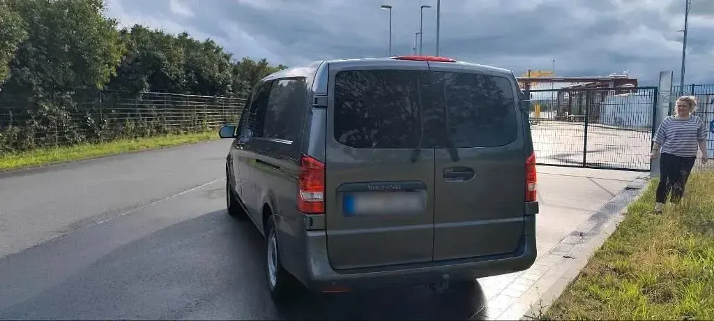Gebraucht Mercedes Vito 190 PS (139 kW) 2023 Grau Van