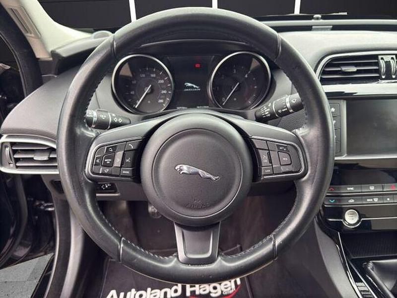 Gebraucht Jaguar XE 221 PS (162 kW) 2018 Andere Limousine