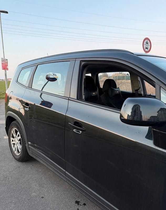 Gebraucht Chevrolet Orlando LT 140 PS (102 kW) 2012 Schwarz Van / Kleinbus