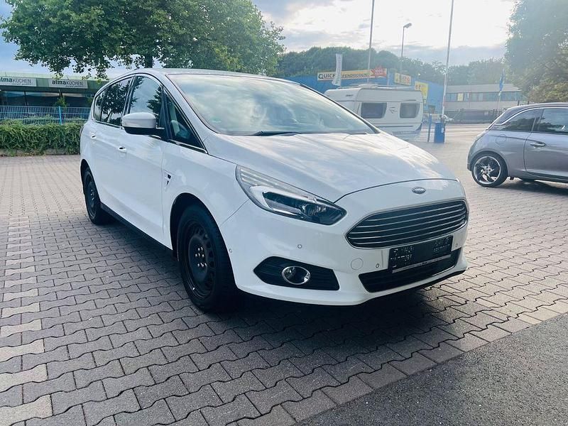 Weiß Gebraucht 2016 Ford S-MAX Titanium Van / Kleinbus | 8.500 € (Guter Preis) - Bild 1/4