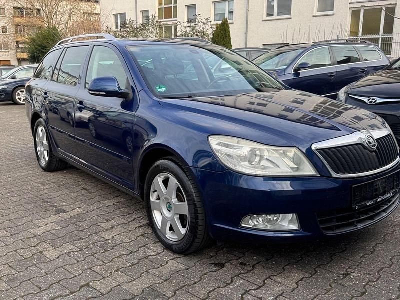 Gebraucht Skoda Octavia Ambiente 122 PS (89 kW) 2009 Blau Kombi