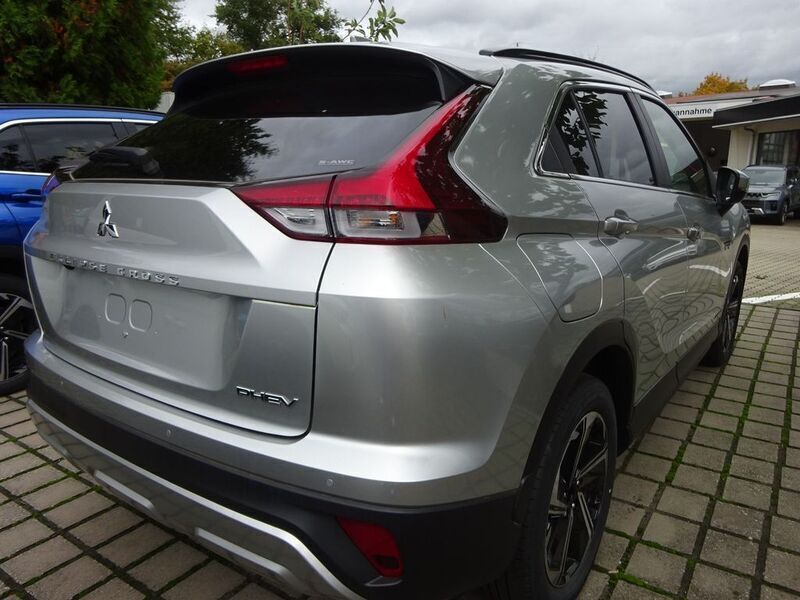 Gebraucht Mitsubishi Eclipse Cross Plus 188 PS (138 kW) 2024 Silber SUV