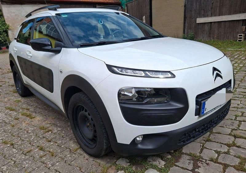 Weiß Gebraucht 2018 Citroën C4 Cactus Feel Kleinwagen | 10.250 € (Guter Preis) - Bild 1/4
