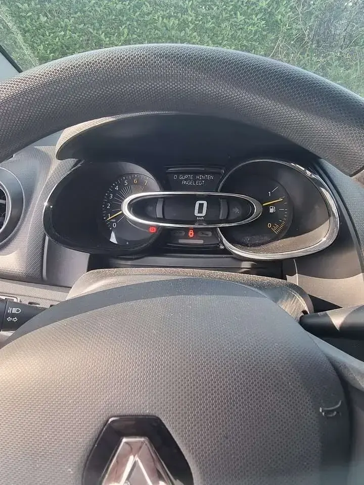 Second-hand Renault Clio IV Expression 75 CP (55 kW) 2014 Alb Berlinǎ