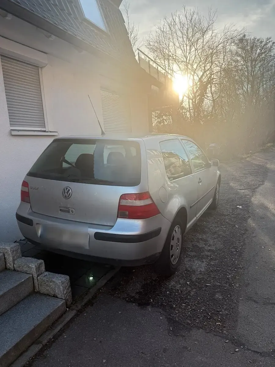 Gebraucht VW Golf IV 75 PS (55 kW) 2003 Silber Kleinwagen