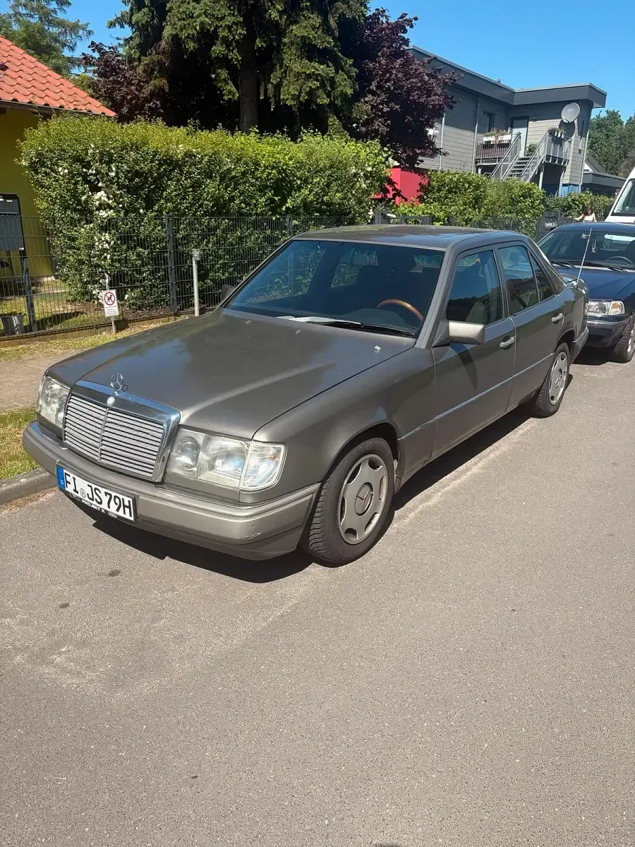 Gebraucht Mercedes E260 160 PS (117 kW) 1989 Limousine