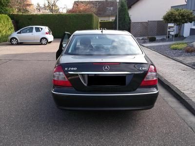 Gebraucht Mercedes E280 Avantgarde 190 PS (139 kW) 2007 Schwarz Limousine