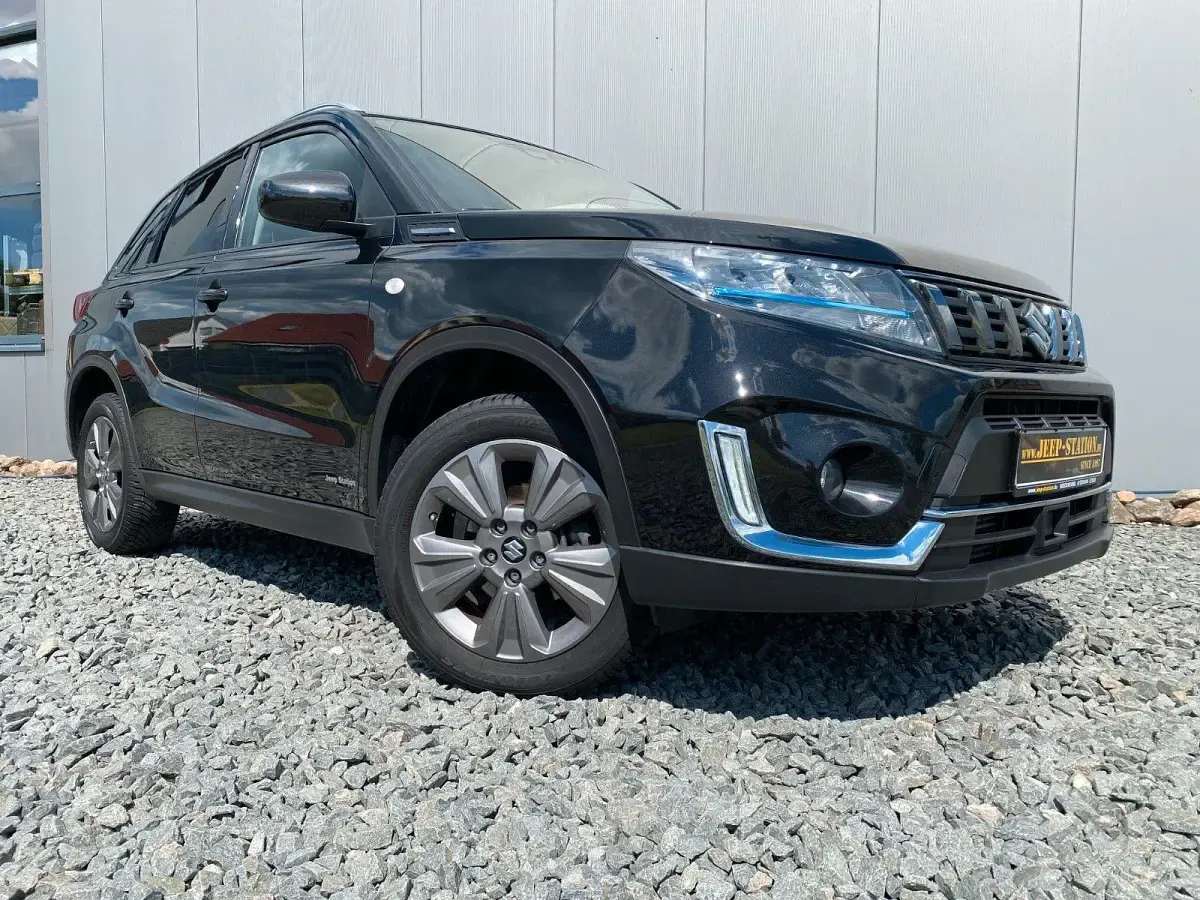 Gebraucht Suzuki Vitara Comfort 129 PS (94 kW) 2023 Schwarz SUV