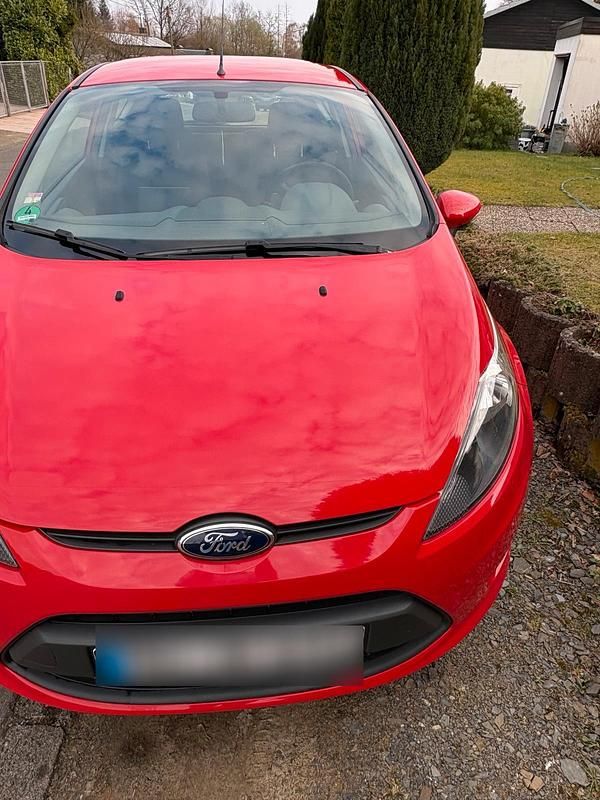 Gebraucht Ford Fiesta 60 PS (44 kW) 2010 Rot Kleinwagen