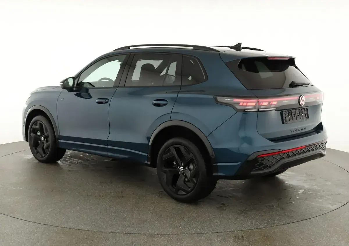 Gebraucht VW Tiguan LOUNGE 193 PS (141 kW) 2025 Nightshade blue metallic SUV