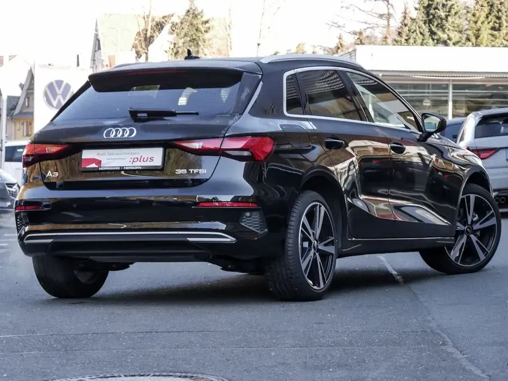 Gebraucht Audi A3 Ambiente 150 PS (110 kW) 2022 Mythosschwarz metallic Limousine