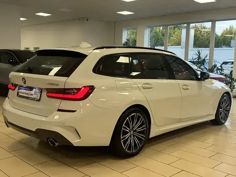Gebraucht BMW 330 M Sport 286 PS (210 kW) 2021 Weiß Kombi