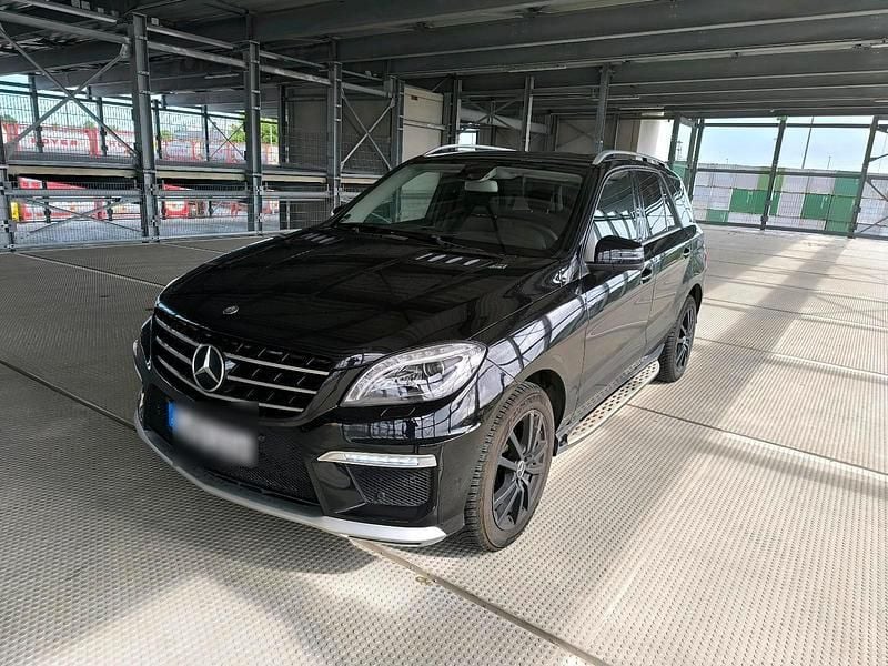 Schwarz Gebraucht 2012 Mercedes ML63 AMG AMG SUV | 18.500 € - Bild 1/4