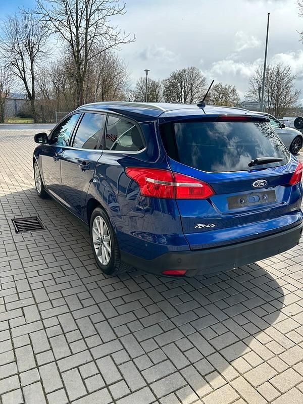 Gebraucht Ford Focus 125 PS (91 kW) 2017 Blau Kombi