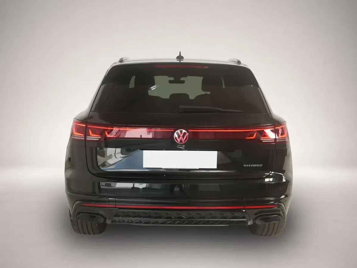 Gebraucht VW Touareg R 462 PS (339 kW) 2025 Manufacturer SUV