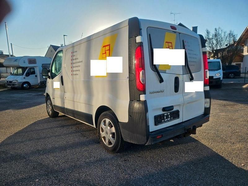 Gebraucht Renault Trafic 114 PS (83 kW) 2011 Weiß Van / Kleinbus