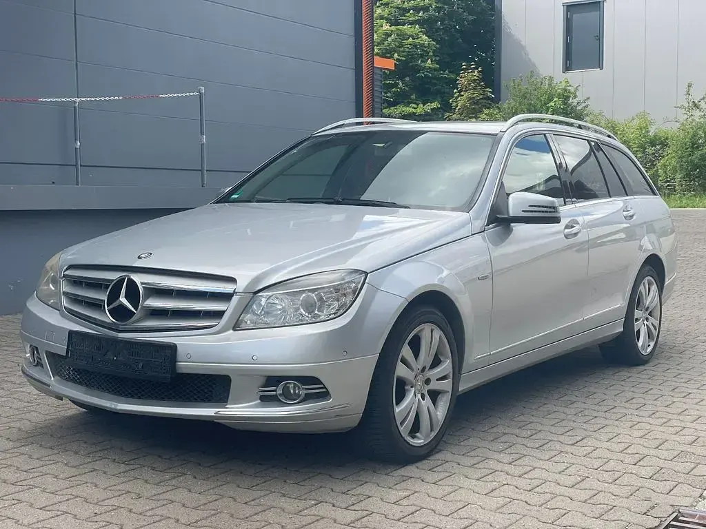 Gebraucht Mercedes C220 Avantgarde 170 PS (125 kW) 2009 Silber Limousine