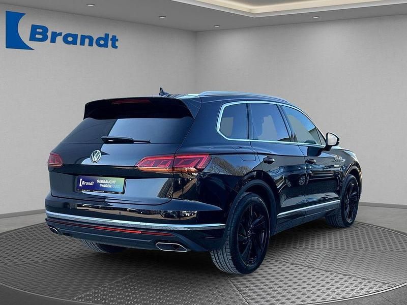 Gebraucht VW Touareg Atmosphere 231 PS (169 kW) 2021 Deep black perleffekt (metallic) SUV