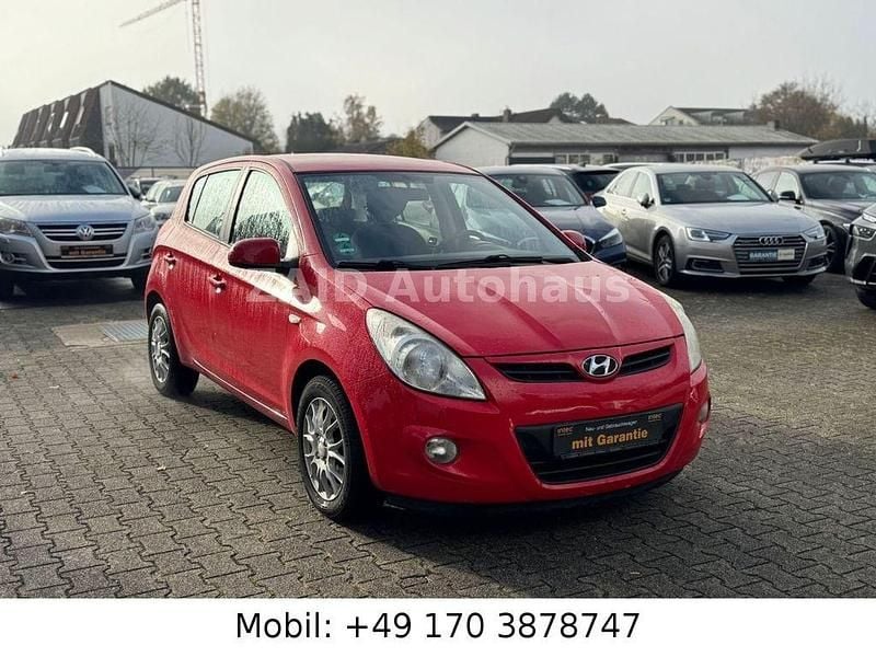 Gebraucht Hyundai i20 Comfort 101 PS (74 kW) 2010 Rot Kleinwagen