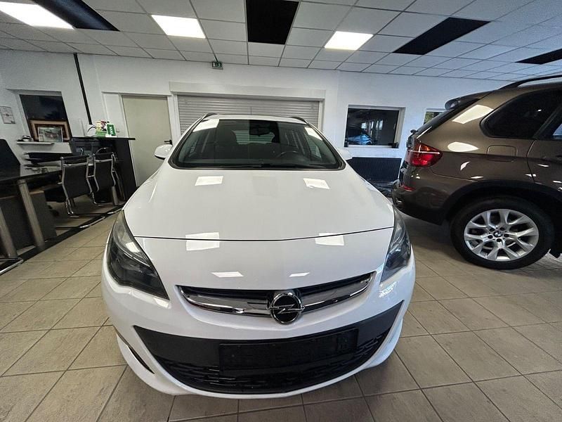Gebraucht Opel Astra Active 140 PS (102 kW) 2013 Weiß Kombi