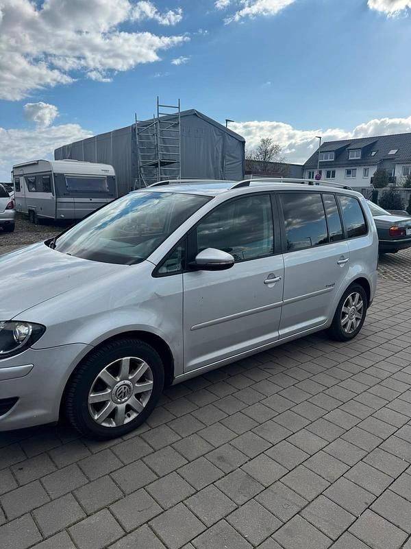 Gebraucht VW Touran 140 PS (102 kW) 2009 Silber Van / Kleinbus