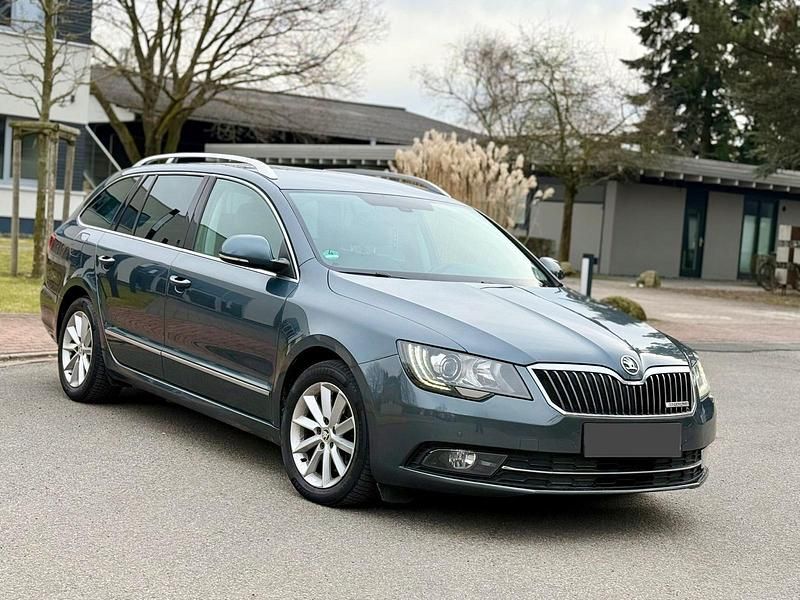 Gebraucht Skoda Superb GreenLine 105 PS (77 kW) 2014 Grau Kombi