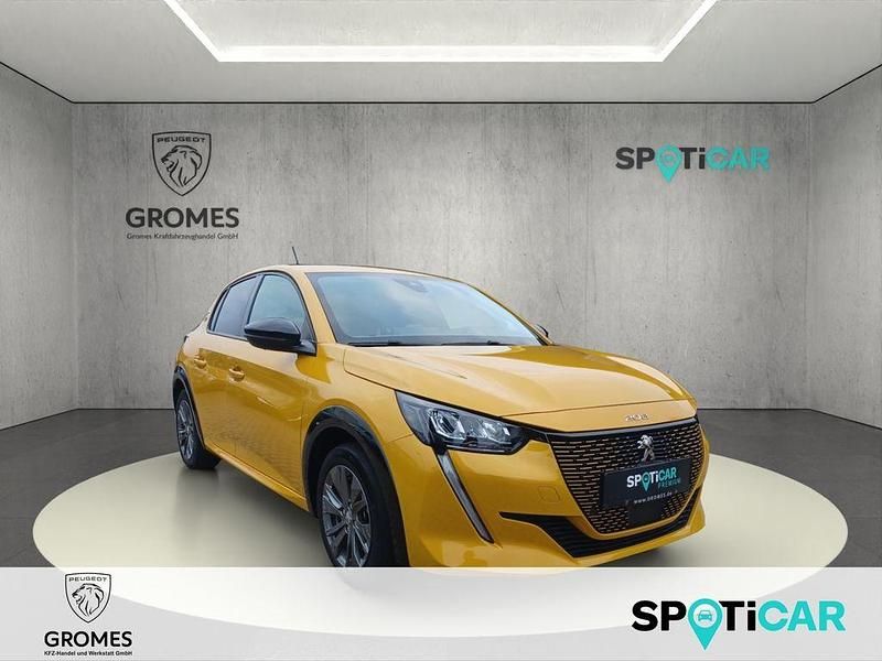 Gelb Gebraucht 2022 Peugeot e-208 Allure Kleinwagen | 13.990 € (Superpreis) - Bild 1/4