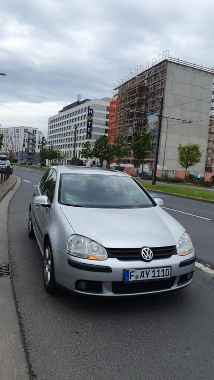 Silber Gebraucht 2003 VW Golf IV Comfortline Limousine | 1.500 € (Guter Preis) - Bild 1/4