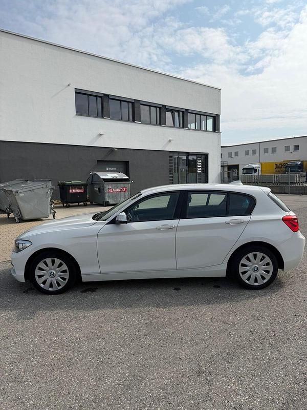 Gebraucht BMW 116 Advantage 116 PS (85 kW) 2016 Weiß Kleinwagen