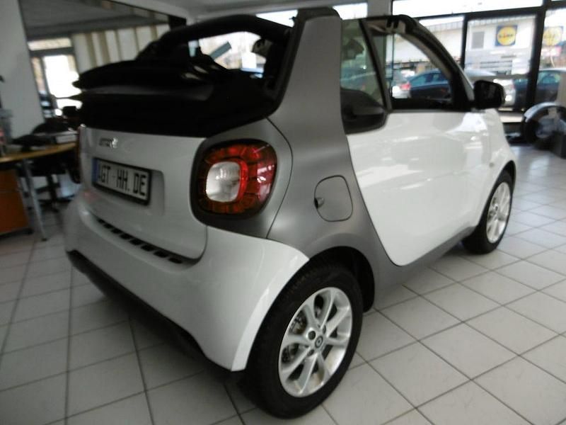 Gebraucht Smart ForTwo Cabrio 71 PS (52 kW) 2016 Weiß Cabrio