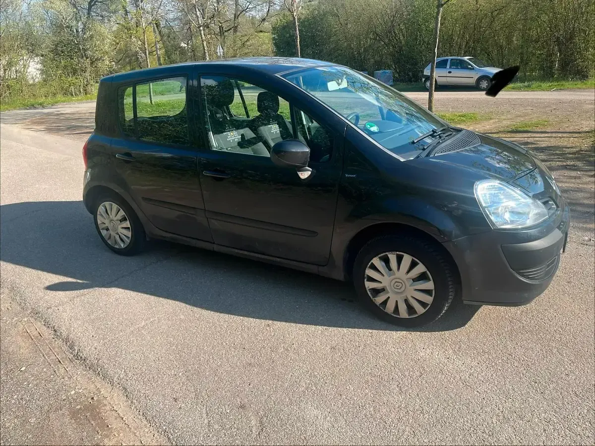 Używany Renault Modus 75 KM (55 kW) 2011 Czarny Minivan