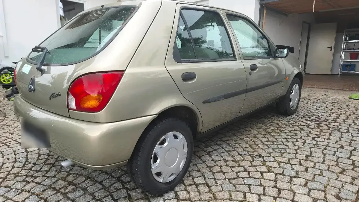 Gebraucht Ford Fiesta Style 75 PS (55 kW) 1998 Gold Kleinwagen