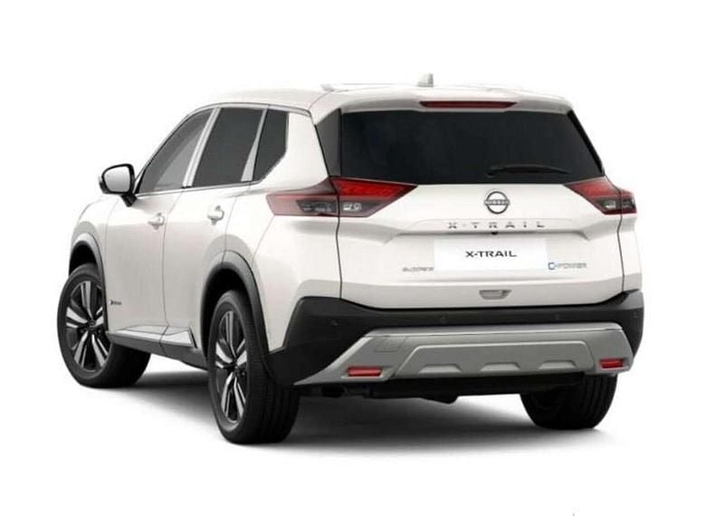 Neu Nissan X-Trail Tekna 213 PS (156 kW) 2025 Pearl white perleffekt SUV