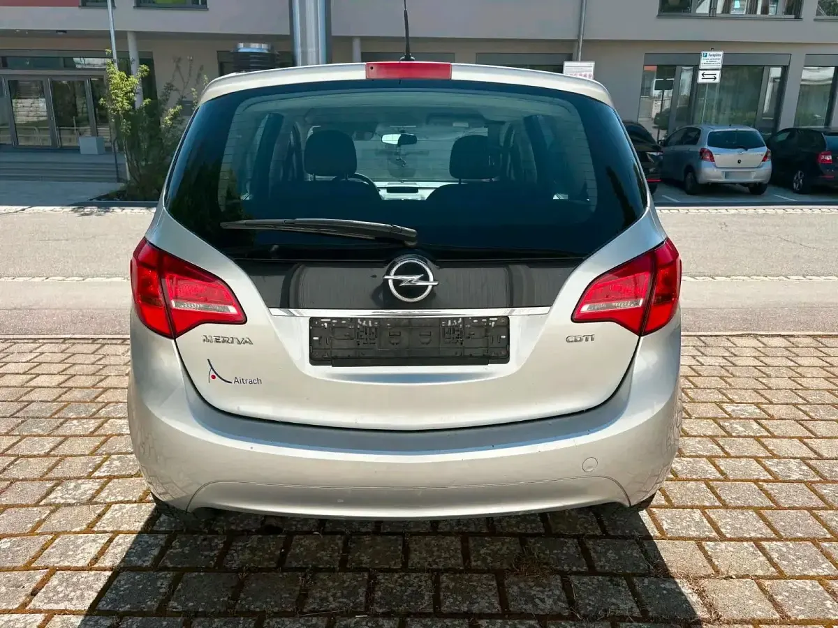 Gebraucht Opel Meriva 75 PS (55 kW) 2010 Silber Van / Kleinbus