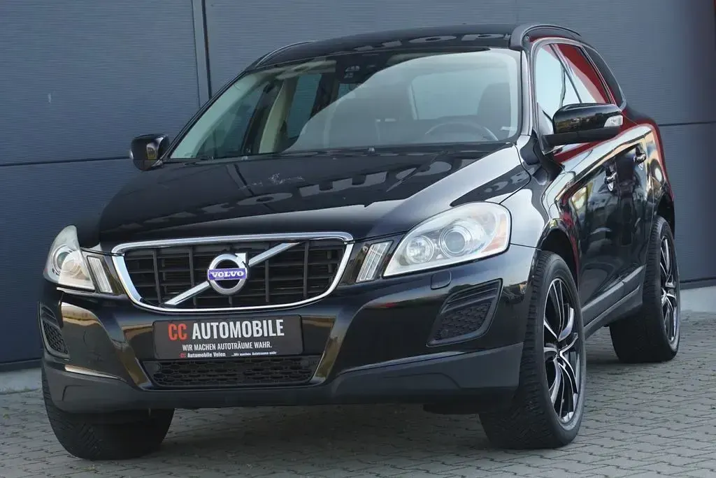 Gebraucht Volvo XC60 Momentum 241 PS (177 kW) 2012 Schwarz SUV