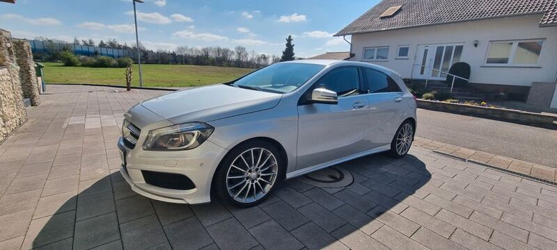 Silber Gebraucht 2012 Mercedes A200 AMG Kleinwagen | 9.900 € (Guter Preis) - Bild 1/4