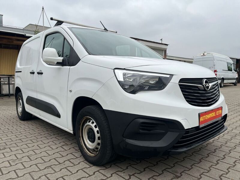 Weiß Gebraucht 2019 Opel Combo Edition Van / Kleinbus | 9.400 € (Etwas zu teuer) - Bild 1/4