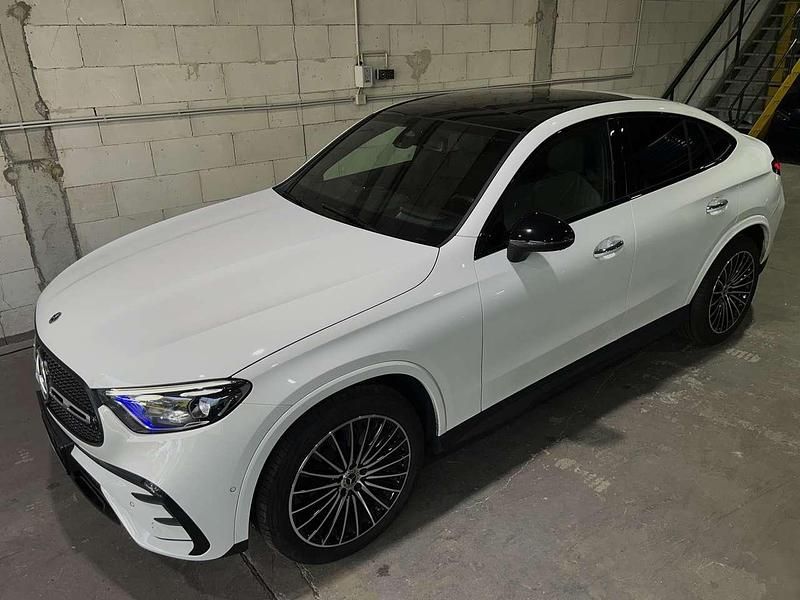 Polarweiss 149 Gebraucht 2024 Mercedes GLC300 AMG Line Premium Plus Coupé | 66.750 € - Bild 1/4