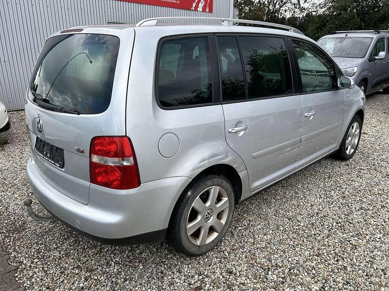 Gebraucht VW Touran Highline 136 PS (100 kW) 2004 Reflexsilber metallic Van / Kleinbus