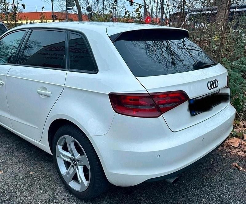 Gebraucht Audi A3 105 PS (77 kW) 2013 Weiß Kleinwagen
