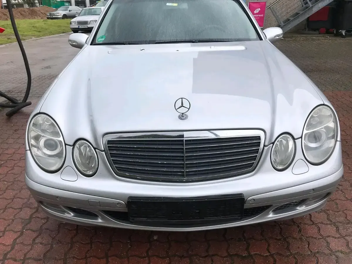 Gebraucht Mercedes E280 190 PS (139 kW) 2005 Silber Limousine