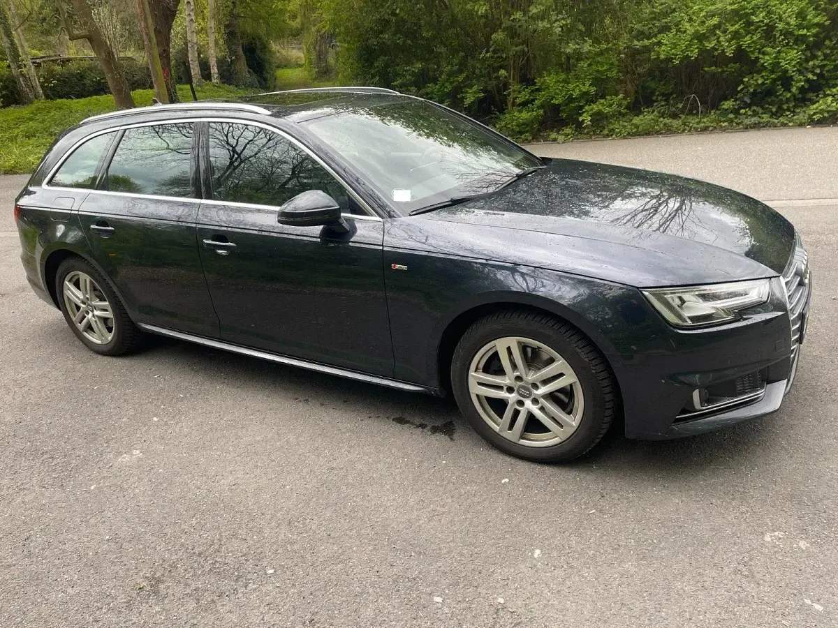Używany Audi A4 S-Line 150 KM (110 kW) 2018 Niebieski Kombi