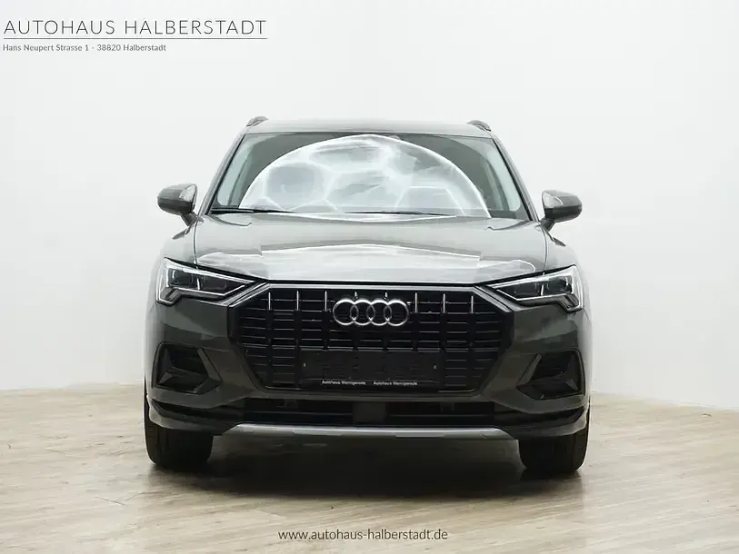 Gebraucht Audi Q3 Ambiente 190 PS (139 kW) 2019 Chronosgrau metallic (metallic) SUV