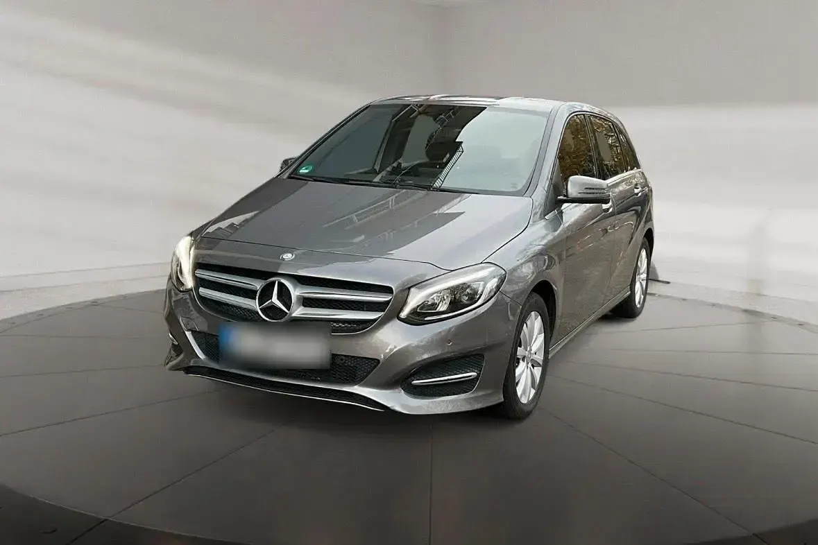 Gebraucht Mercedes B200 Style 136 PS (100 kW) 2015 Grau Kleinwagen