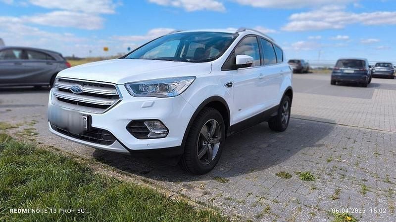 Weiß Gebraucht 2018 Ford Kuga Titanium SUV | 14.500 € (Superpreis) - Bild 1/4