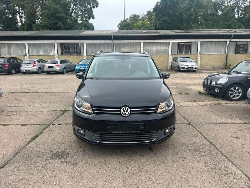 Schwarz Gebraucht 2011 VW Touran Van / Kleinbus | 6.900 € (Guter Preis) - Bild 1/4