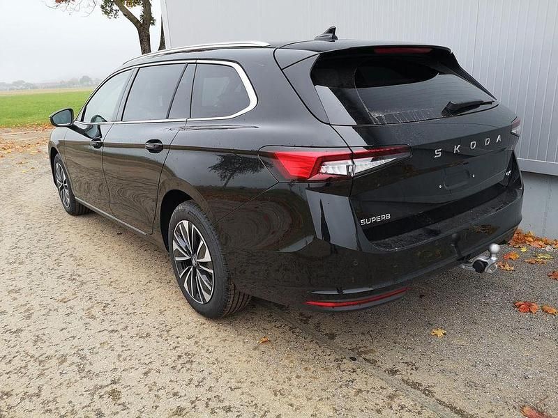 Neu Skoda Superb Selection 193 PS (141 kW) 2025 Schwarz Limousine