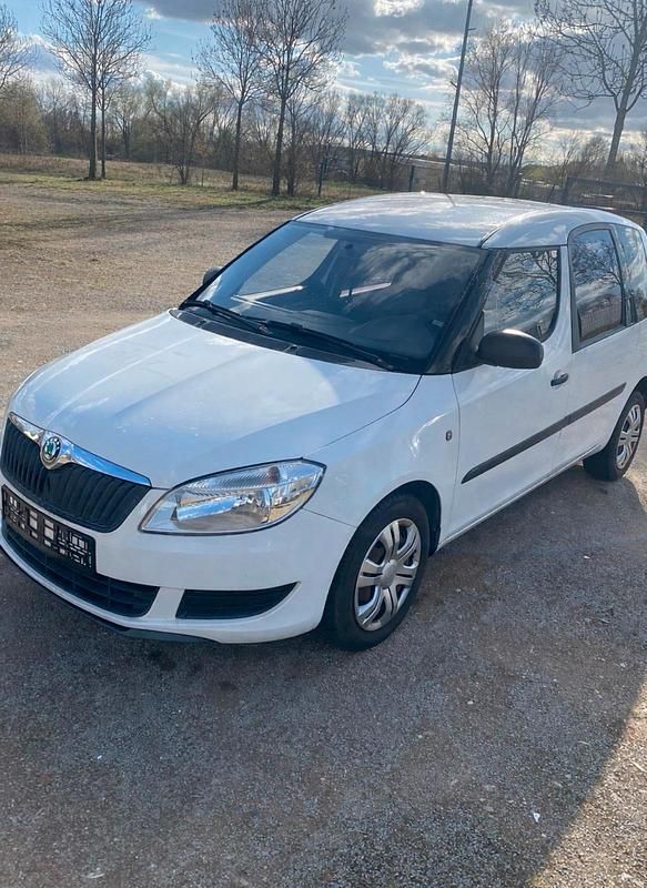 Gebraucht Skoda Roomster Plus Edition 90 PS (66 kW) 2012 Weiß Van / Kleinbus