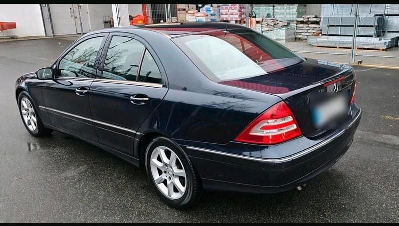 Gebraucht Mercedes C180 143 PS (105 kW) 2005 Andere farben Limousine